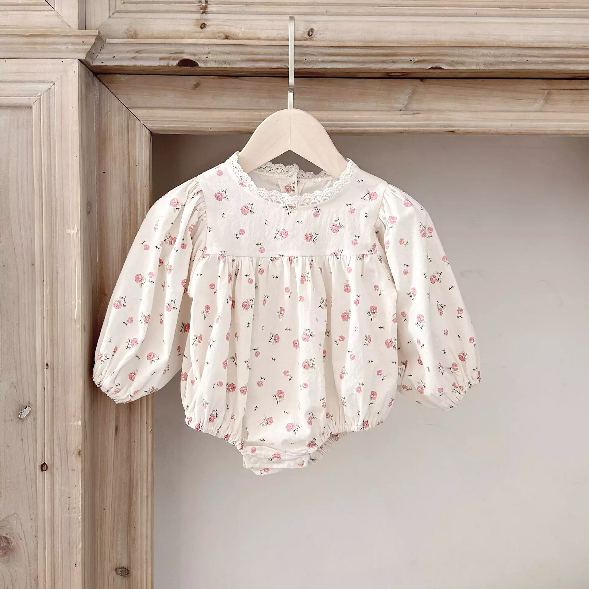 Baby Girls Flower Print Rompers Wholesale 240301102