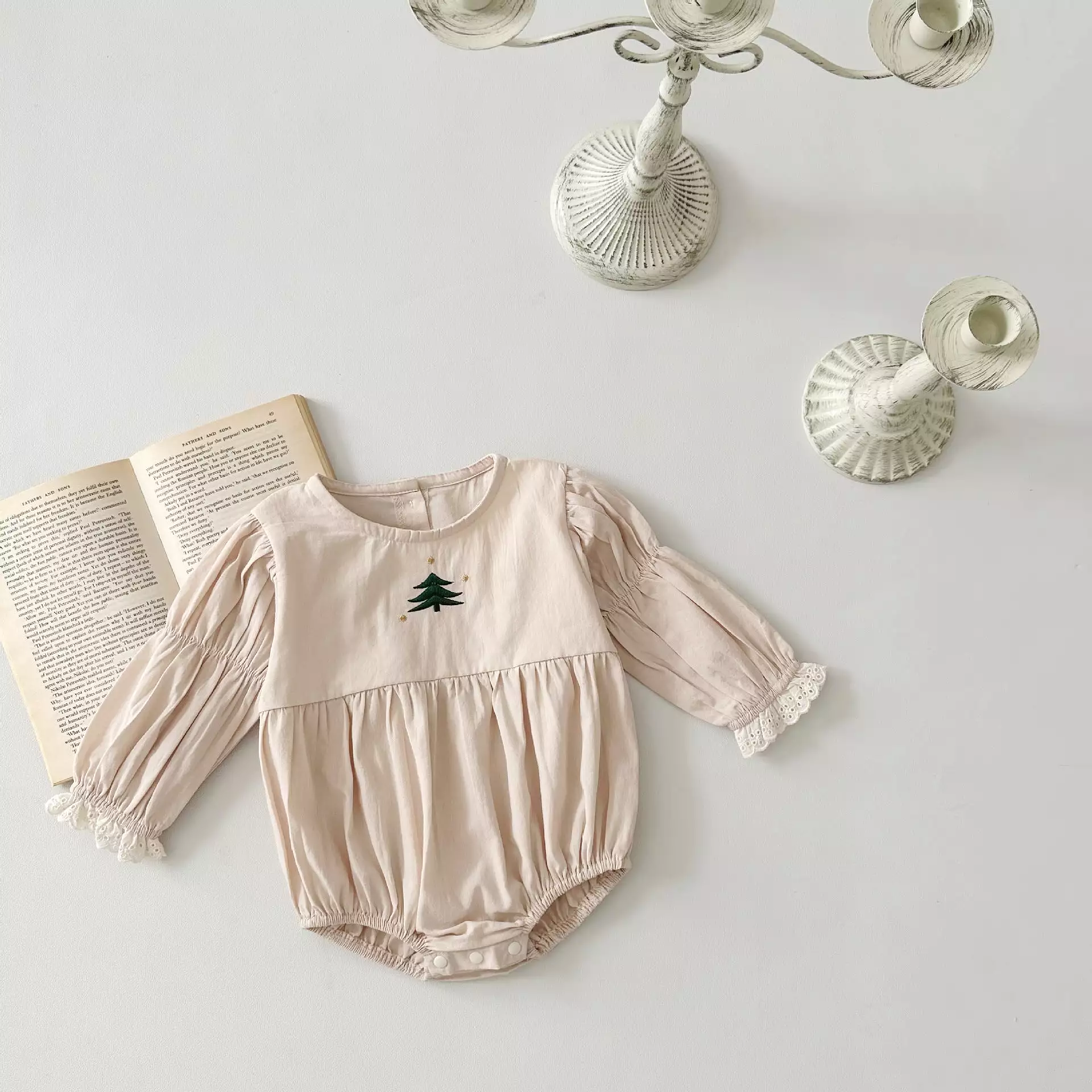 Baby Girls Solid Color Rompers Wholesale 240301172