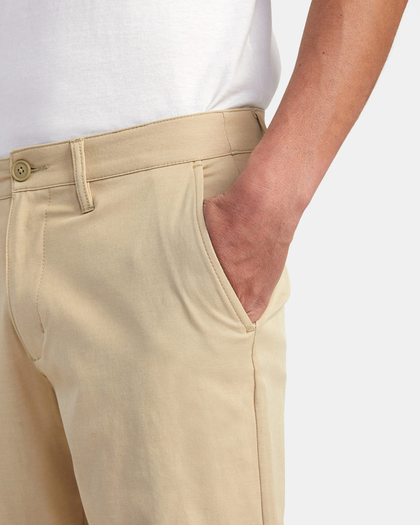 BACK IN HYBRID 19 SHORTS | 2 Colors