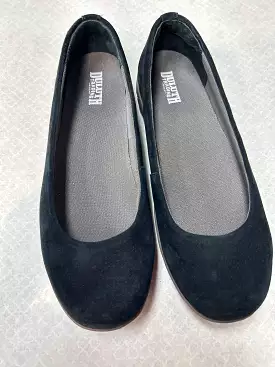 Shoes Flats By Duluth Trading  Size: 7.5