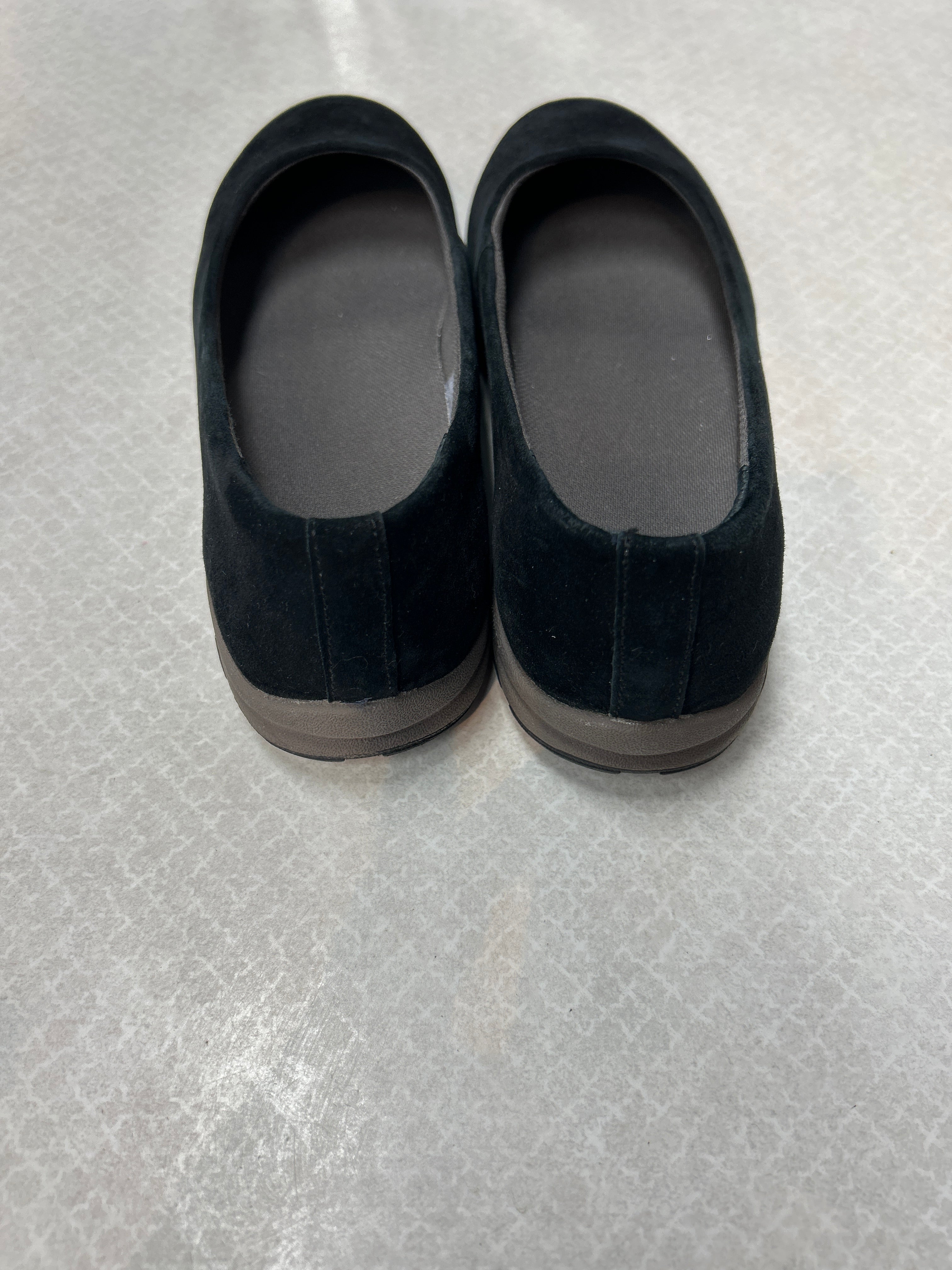 Shoes Flats By Duluth Trading  Size: 7.5