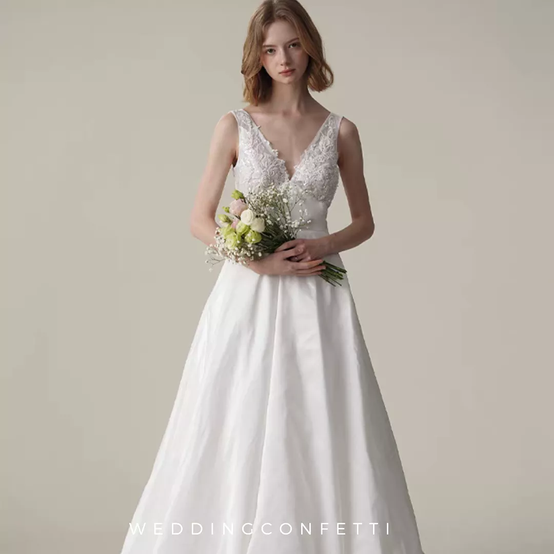 The Sapphire Wedding Bridal Sleeveless Gown